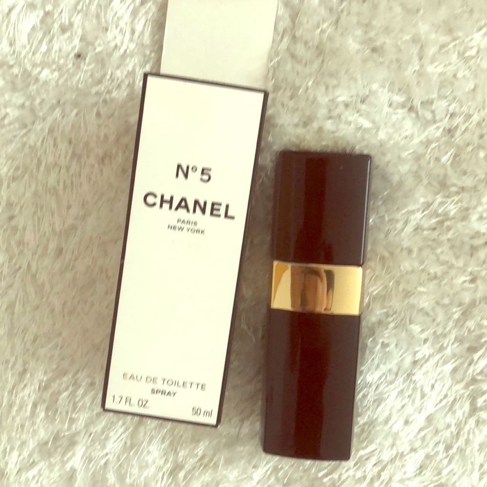 Chanel no. 5 perfume